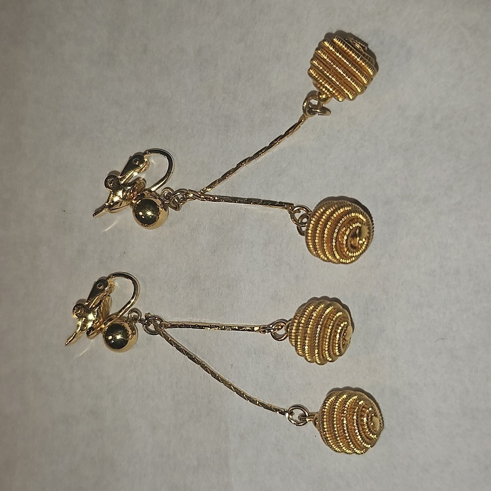 Vintage Trifari Dangle Earrings